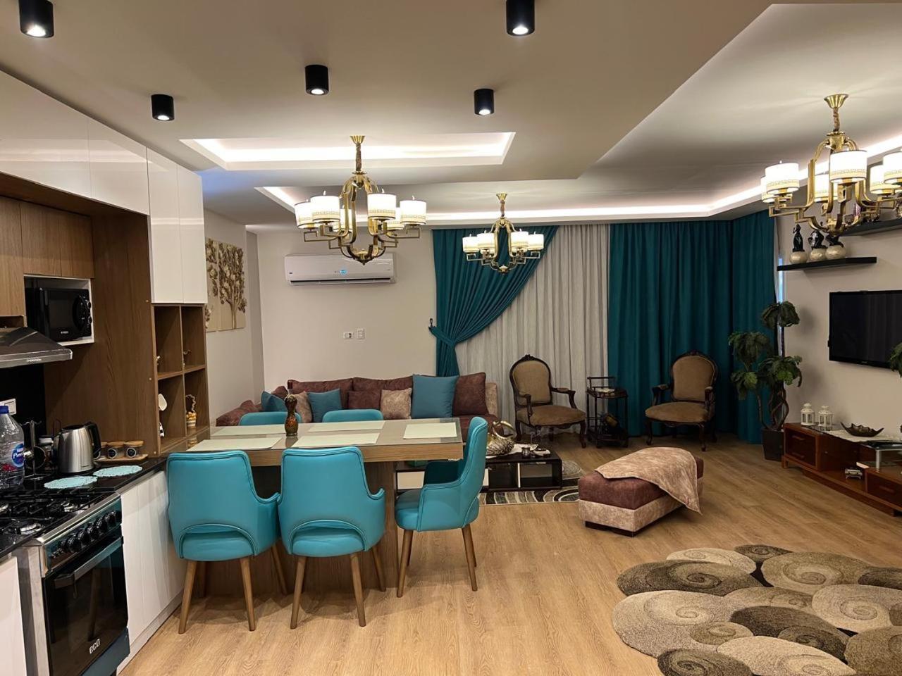Luxury Flat Near Stars Mallشقة غاية الفخامة جانب سيتي ستارز مول Apartamento El Cairo